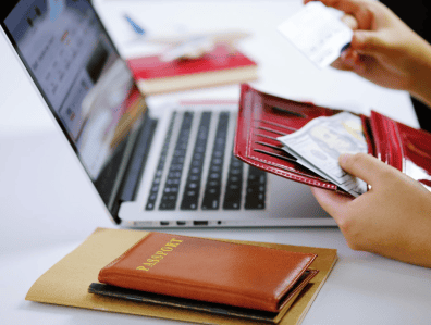 a woman buying online eVisa for Cuba